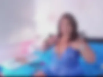 curvyfirelatina_ photo 6