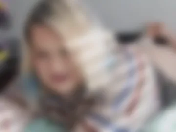 curvygothfemboy webcam preview