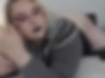 curvygothfemboy webcam preview