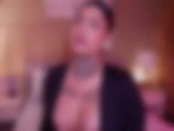 curvyliciouss photo 2