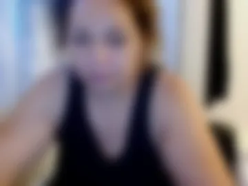 curvymomylore webcam preview