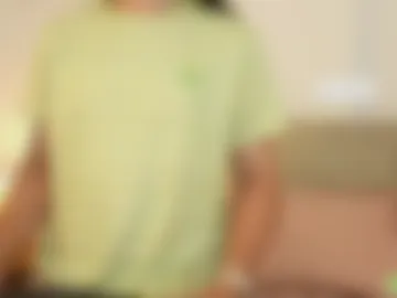 cute_erelis live webcam preview