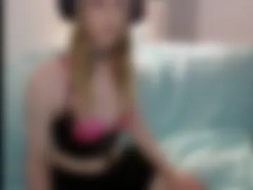 cutedocile_curiousndevoted live webcam preview