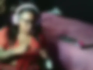 dangercurves718 live webcam preview