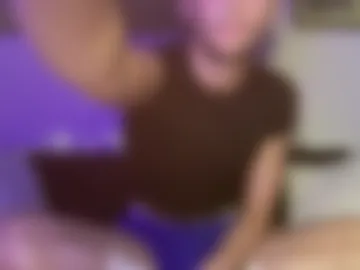 darienvalentino photo 3