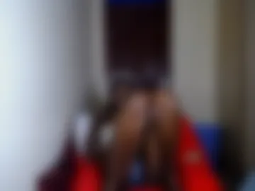 ebonie_petite photo 5