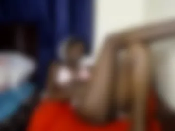 ebonie_petite photo 3