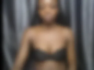 ebony_petitequeen photo 3