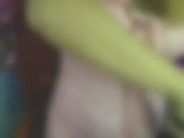 elara_green photo 2
