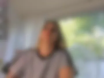 ella_vee webcam preview