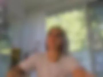 ella_vee webcam preview