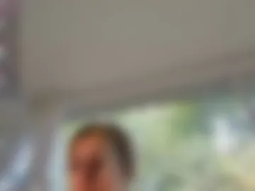 ella_vee webcam preview