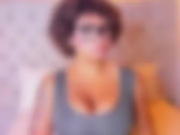 eloisa_cleavage_ photo 3