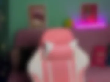 emiliyaqueen photo 2