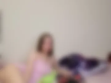 emily_and_ilumi webcam preview