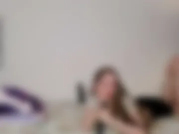 emily_and_ilumi webcam preview
