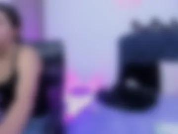 emily_and_miarose webcam preview