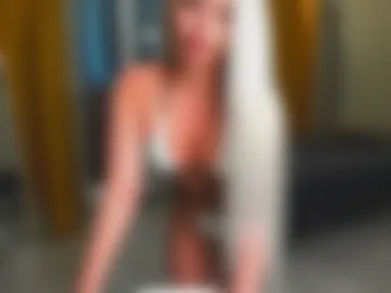emily_gold1 photo 7