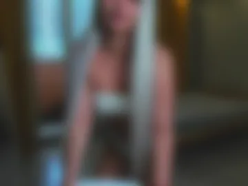 emily_gold1 photo 4