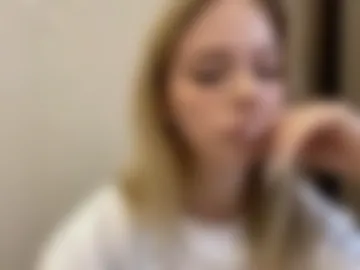 emilymits photo 3