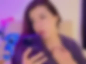emma_naa webcam preview