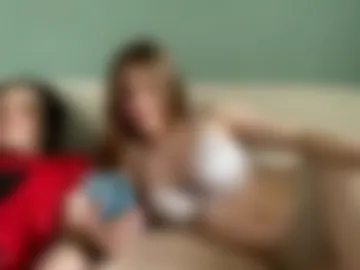 eseniacouple webcam preview