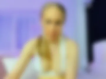 glowing_blonde webcam preview