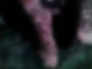 handsnfeetsies live webcam preview