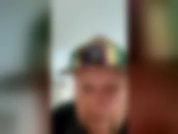 handsomefella994796 live webcam preview