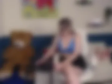 hebelongs2her webcam preview