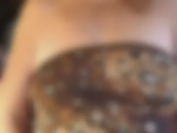 hidden_gold_milf photo 2