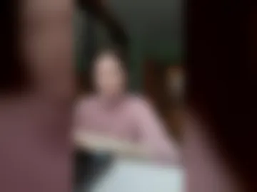 holistic_woman live webcam preview