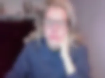 holly_bourbon photo 3