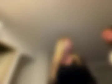hollyandelon photo 3