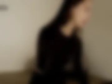 hollyextra photo 7