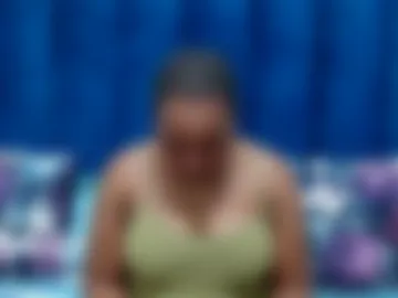 hotsmalltitsx webcam preview