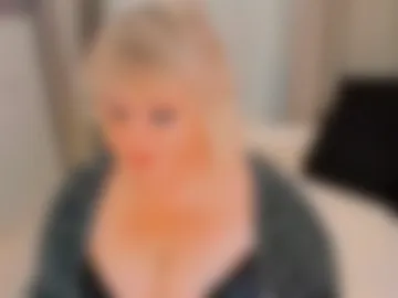 huge_booobs webcam preview