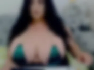 hugeboobsella photo 3