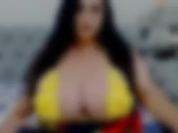 hugeboobsella webcam preview