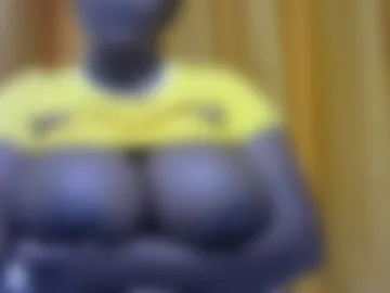 hugetities003 webcam preview