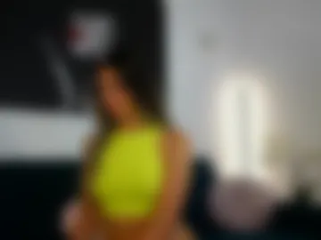 izy_bellee webcam preview