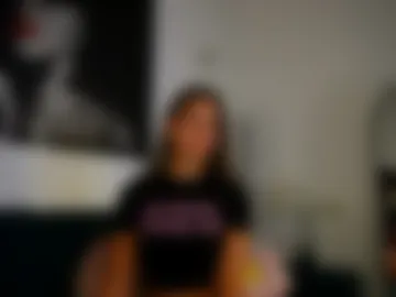 izy_bellee webcam preview