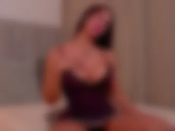 julianagreyx photo 3