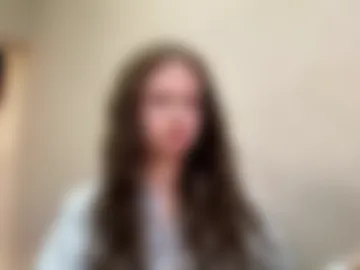karinecheverton photo 6