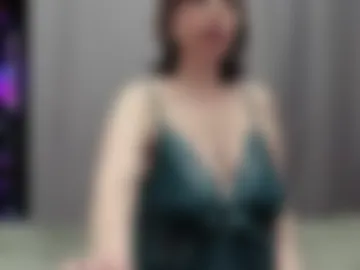 karolinecher photo 8