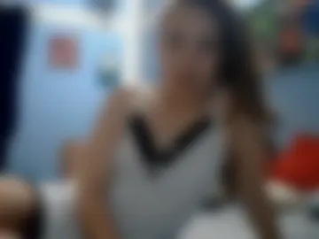 kissmelovejummy webcam preview
