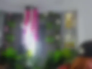 kristen_thomson photo 2