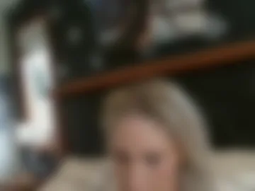 kumfoxlive live webcam preview