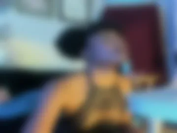lady_aiyla live webcam preview