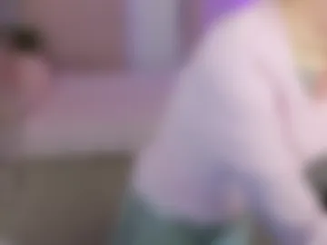 laly_peach webcam preview